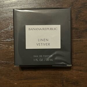 Linen Vetiver Eau De Parfum by Banana Republic 1oz.